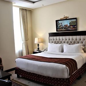 King Room Mobility Access